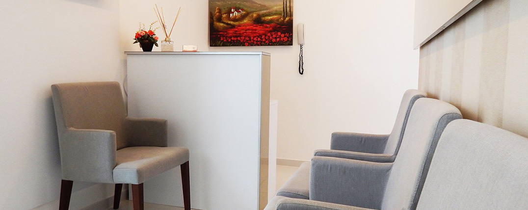 Interior photo of a waiting room in one of our Ontario Fertility Clinics